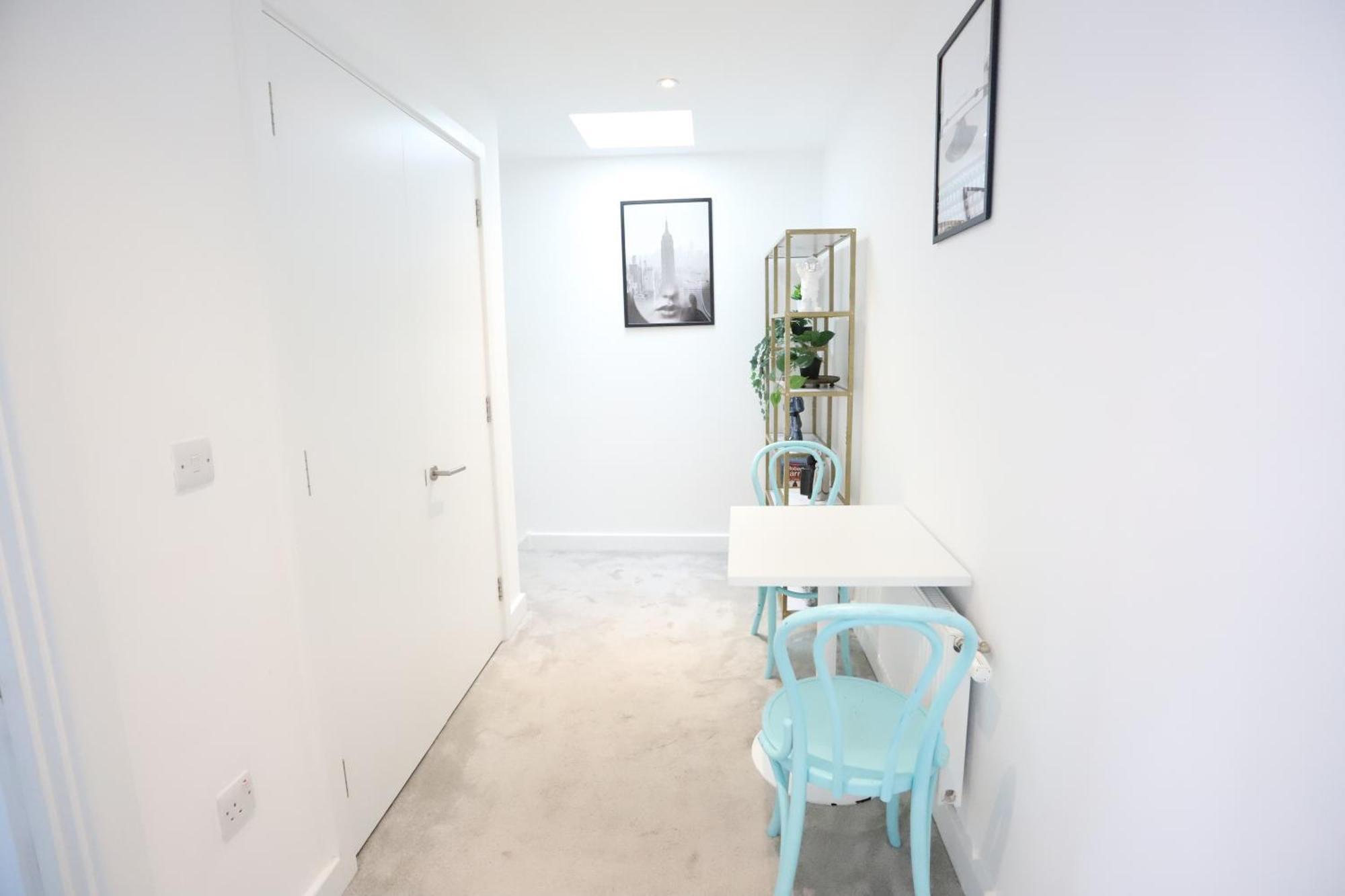 Spacious 3-Story Retreat With Rooftop Terrace And Modern Amenities London Kültér fotó